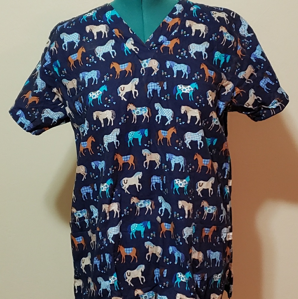 Uniform Advantage Scrub Top